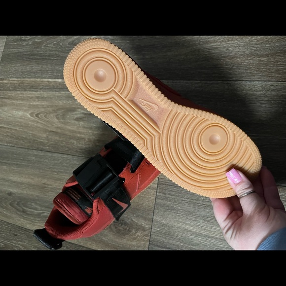 Air Force 1 Utility (GS) - Picture 2 of 6